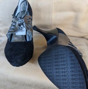 Calvin Klein | Black lace up pumps